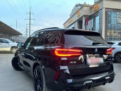 Photo of the vehicle BMW X5