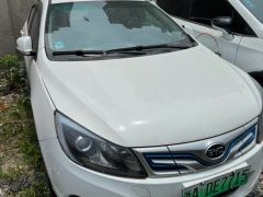 Фото авто BYD E5