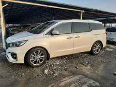 Photo of the vehicle Kia Carnival