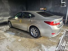 Photo of the vehicle Lexus ES