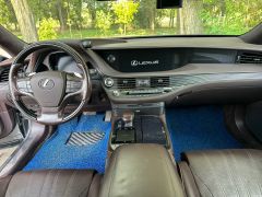 Photo of the vehicle Lexus LS