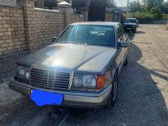 Сүрөт унаа Mercedes-Benz W124