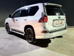 Photo of the vehicle Lexus GX