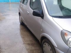 Сүрөт унаа Toyota Yaris Verso