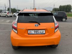 Сүрөт унаа Toyota Prius c