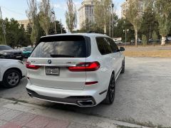 Photo of the vehicle BMW X7