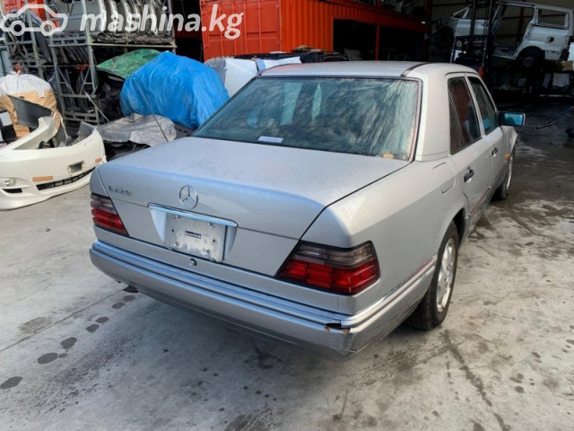 Запчасти и расходники - Крышка багажника W124