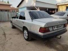 Сүрөт унаа Mercedes-Benz W124