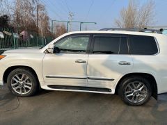 Photo of the vehicle Lexus LX