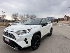 Сүрөт унаа Toyota RAV4