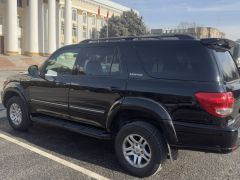 Photo of the vehicle Toyota Sequoia