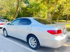 Photo of the vehicle Lexus ES