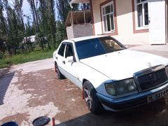 Сүрөт унаа Mercedes-Benz W124