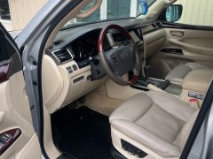 Photo of the vehicle Lexus LX