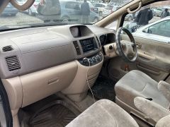 Сүрөт унаа Nissan Serena