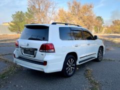 Photo of the vehicle Toyota Land Cruiser