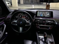 Photo of the vehicle BMW 5 Series