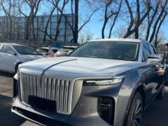 Фото авто Hongqi E-HS9