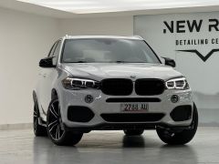 Photo of the vehicle BMW X5