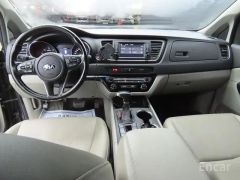 Photo of the vehicle Kia Carnival