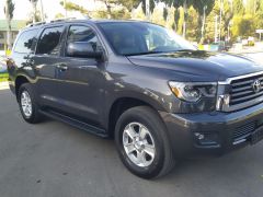 Сүрөт унаа Toyota Sequoia