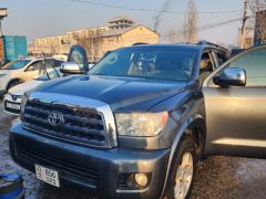 Photo of the vehicle Toyota Sequoia