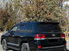 Photo of the vehicle Toyota Land Cruiser