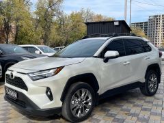 Сүрөт унаа Toyota RAV4