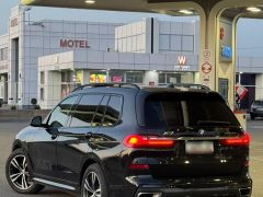 Photo of the vehicle BMW X7