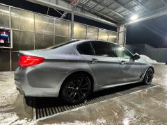 Photo of the vehicle BMW 5 Series