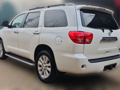 Фото авто Toyota Sequoia