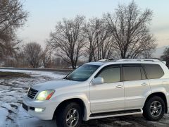 Photo of the vehicle Lexus GX