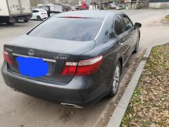 Photo of the vehicle Lexus LS