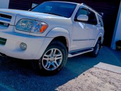 Сүрөт унаа Toyota Sequoia