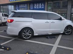 Photo of the vehicle Kia Carnival