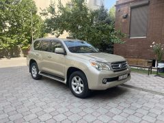 Photo of the vehicle Lexus GX