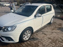 Photo of the vehicle Renault Sandero