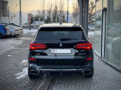 Photo of the vehicle BMW X5