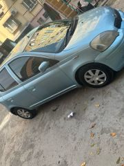 Сүрөт унаа Toyota Vitz