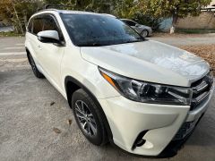 Photo of the vehicle Toyota Highlander