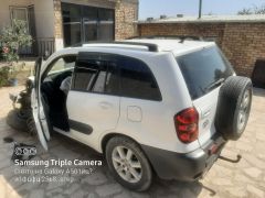 Сүрөт унаа Toyota RAV4