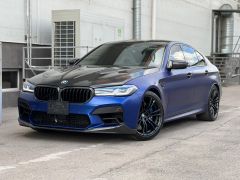 Photo of the vehicle BMW M5