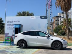 Фото авто Tesla Model Y