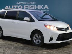 Фото авто Toyota Sienna