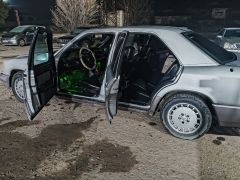 Сүрөт унаа Mercedes-Benz W124