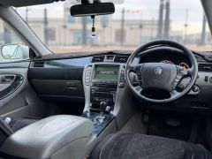 Сүрөт унаа Toyota Crown