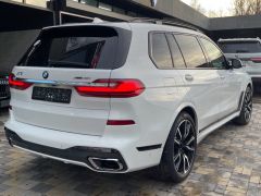 Photo of the vehicle BMW X7