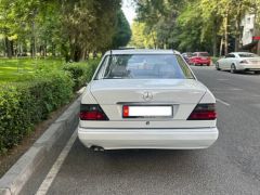 Photo of the vehicle Mercedes-Benz E-Класс