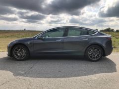 Фото авто Tesla Model 3