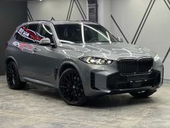 Photo of the vehicle BMW X5